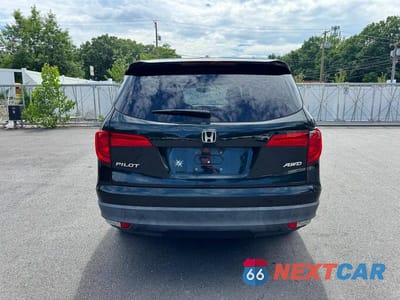 Piąte zdjęcie samochodu w środku: 2018 HONDA PILOT EXL VIN:5FNYF6H57JB012590 - miniatura