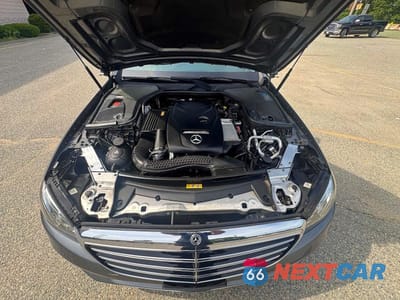 Zdjęcie 6 z 10 samochodu: 2017 MERCEDES-BENZ E 300 VIN:WDDZF4JB9HA118251 - miniatura