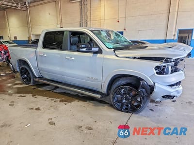 Czwarte zdjęcie samochodu z boku: 2026 RAM 1500 LARAMIE VIN:1C6SRFJP4TN376910 - miniatura