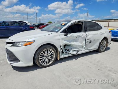 2019 TOYOTA CAMRY XLE 4T1B11HKXKU733200 - główne zdjęcie licytacji z USA - miniatura