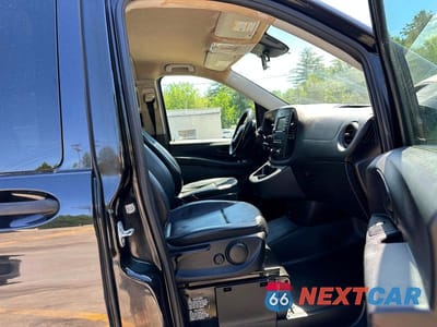 Zdjęcie 8 z 10 samochodu: 2018 MERCEDES-BENZ METRIS VIN:WD4PG2EE6J3414626 - miniatura