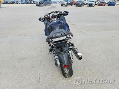 Czwarte zdjęcie samochodu z boku: 2010 KAWASAKI ZG1400 C VIN:JKBZGNC1XAA000612 - miniatura