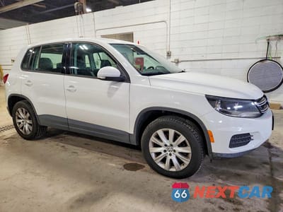 Czwarte zdjęcie samochodu z boku: 2012 VOLKSWAGEN TIGUAN S VIN:WVGCV7AX7CW504710 - miniatura