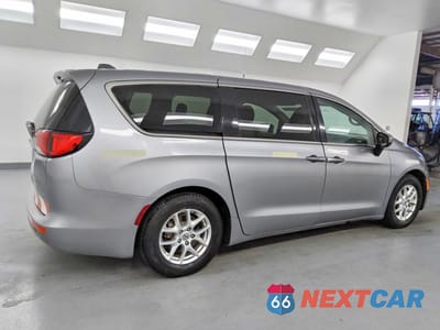 Trzecie zdjęcie samochodu z tyłu: 2021 CHRYSLER VOYAGER LX VIN:2C4RC1CGXMR580298 - miniatura