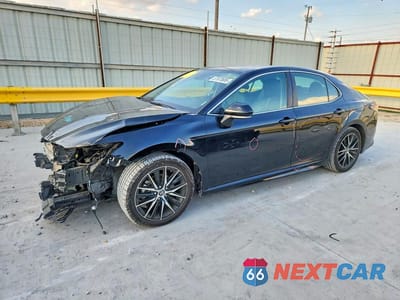 2023 TOYOTA CAMRY SE 4T1G11AK8PU769880 - główne zdjęcie licytacji z USA - miniatura