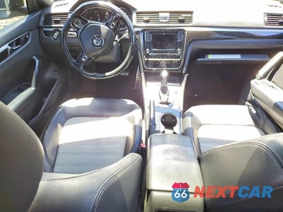 Zdjęcie 8 z 12 samochodu: 2018 VOLKSWAGEN PASSAT GT VIN:1VWJM7A38JC039653 - miniatura