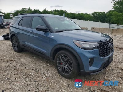 Czwarte zdjęcie samochodu z boku: 2026 FORD EXPLORER ST-LINE VIN:1FMUK8KH7TGA14448 - miniatura