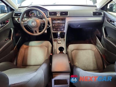 Zdjęcie 8 z 13 samochodu: 2012 VOLKSWAGEN PASSAT S VIN:1VWAP7A35CC075147 - miniatura