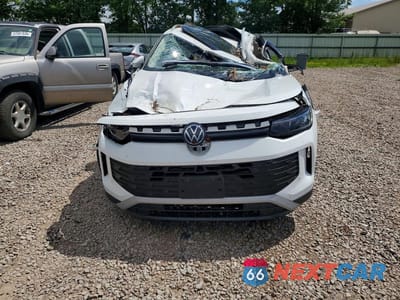 Piąte zdjęcie samochodu w środku: 2025 VOLKSWAGEN TIGUAN SE VIN:3VVMR7RM8SM020567 - miniatura