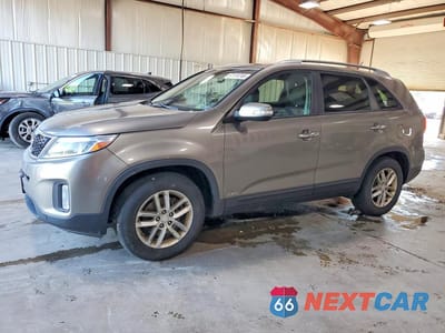 2014 KIA SORENTO LX 5XYKTCA6XEG523127 - główne zdjęcie licytacji z USA - miniatura