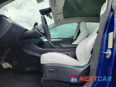 Zdjęcie 7 z 12 samochodu: 2024 TESLA MODEL Y VIN:7SAYGDEE5RA292429 - miniatura