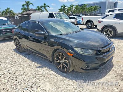 Czwarte zdjęcie samochodu z boku: 2019 HONDA CIVIC SPORT VIN:19XFC2F82KE045333 - miniatura
