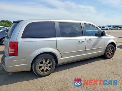 Trzecie zdjęcie samochodu z tyłu: 2010 CHRYSLER TOWN & COUNTRY LX VIN:2A4RR2D10AR387579 - miniatura