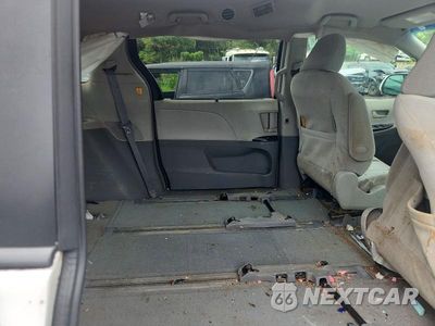 Zdjęcie 10 z 12 samochodu: 2013 TOYOTA SIENNA LE VIN:5TDJK3DC1DS056729 - miniatura