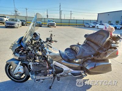 Trzecie zdjęcie samochodu z tyłu: 2013 HONDA GL1800 H VIN:JH2SC68H2DK100339 - miniatura