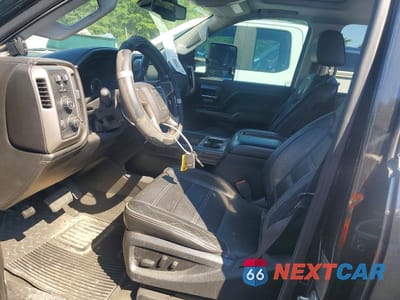 Zdjęcie 7 z 13 samochodu: 2015 GMC SIERRA K3500 DENALI VIN:1GT424E89FF658150 - miniatura