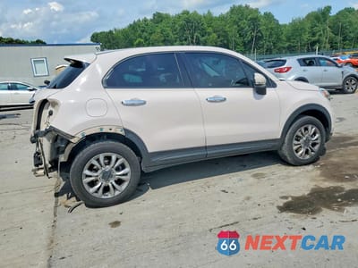 Trzecie zdjęcie samochodu z tyłu: 2016 FIAT 500X EASY VIN:ZFBCFYBT3GP382191 - miniatura