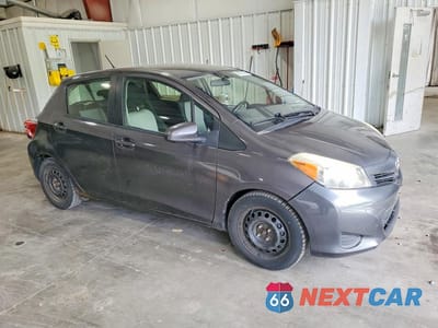 Czwarte zdjęcie samochodu z boku: 2012 TOYOTA YARIS 5-DOOR L VIN:JTDKTUD39CD519055 - miniatura