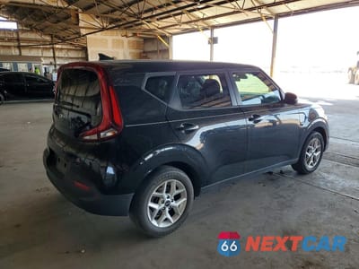 Trzecie zdjęcie samochodu z tyłu: 2020 KIA SOUL S VIN:KNDJ23AU0L7720668 - miniatura