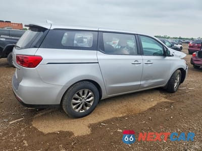 Trzecie zdjęcie samochodu z tyłu: 2019 KIA SEDONA L VIN:KNDMA5C18K6572238 - miniatura