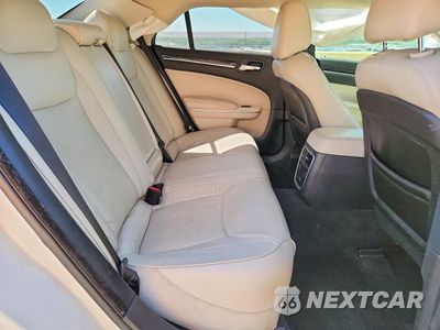 Zdjęcie 10 z 13 samochodu: 2018 CHRYSLER 300 LIMITED VIN:2C3CCAEG7JH319848 - miniatura