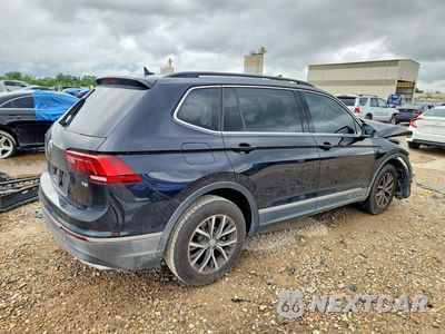 Trzecie zdjęcie samochodu z tyłu: 2018 VOLKSWAGEN TIGUAN SE VIN:3VV3B7AXXJM197951 - miniatura