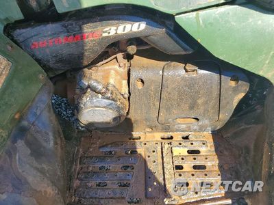 Zdjęcie 7 z 10 samochodu: 2001 KAWASAKI PRAIRIE 300 ATV VIN:JKAVF8A121B526270 - miniatura