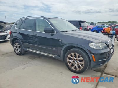 Czwarte zdjęcie samochodu z boku: 2013 BMW X5 XDRIVE35D VIN:5UXZW0C50D0B94954 - miniatura