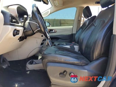 Zdjęcie 7 z 13 samochodu: 2017 CHRYSLER PACIFICA EHYBRID PREMIUM VIN:2C4RC1L75HR765106 - miniatura