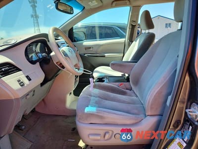 Zdjęcie 7 z 13 samochodu: 2013 TOYOTA SIENNA LE VIN:5TDKK3DCXDS317392 - miniatura
