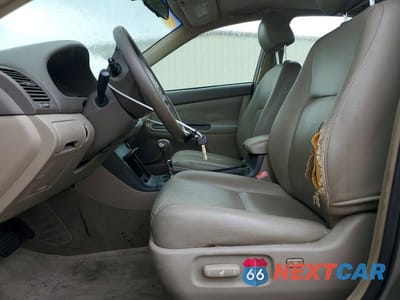 Zdjęcie 7 z 13 samochodu: 2005 TOYOTA CAMRY LE VIN:4T1BE32K65U639568 - miniatura