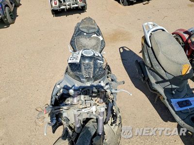 Piąte zdjęcie samochodu w środku: 2010 YAMAHA YZFR1 VIN:JYARN23E9AA008214 - miniatura
