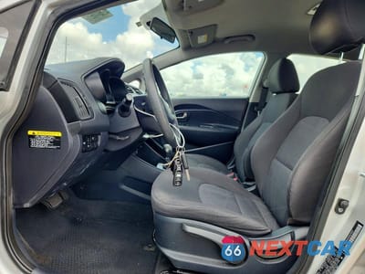 Zdjęcie 7 z 13 samochodu: 2013 KIA RIO LX VIN:KNADM4A30D6276197 - miniatura