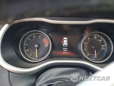 Zdjęcie 9 z 13 samochodu: 2016 JEEP CHEROKEE TRAILHAWK VIN:1C4PJMBS6GW109409 - miniatura