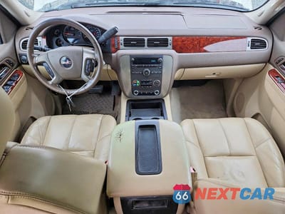 Zdjęcie 8 z 13 samochodu: 2010 GMC SIERRA C1500 SLT VIN:3GTRCWE06AG287058 - miniatura