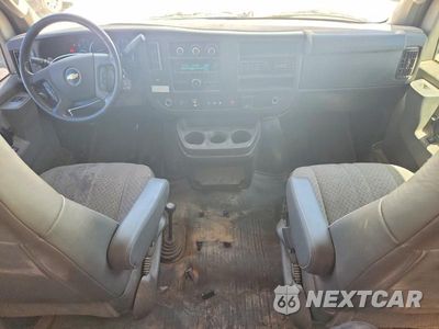 Zdjęcie 8 z 13 samochodu: 2020 CHEVROLET EXPRESS G3500 LS PASSENGER VAN VIN:1GAZGNFG2L1275087 - miniatura