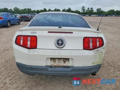 Zdjęcie 6 z 12 samochodu: 2010 FORD MUSTANG VIN:1ZVBP8ANXA5107541 - miniatura