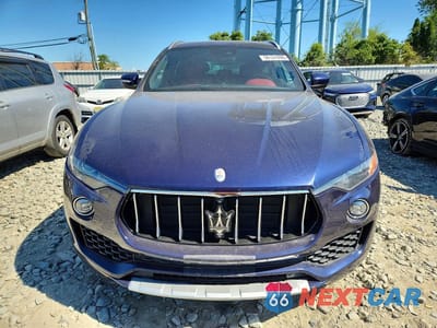 Piąte zdjęcie samochodu w środku: 2017 MASERATI LEVANTE S LUXURY VIN:ZN661YUL0HX229533 - miniatura