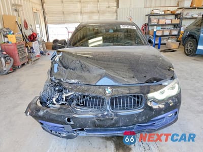 Piąte zdjęcie samochodu w środku: 2018 BMW 330 XI VIN:WBA8D9C50JEM32849 - miniatura