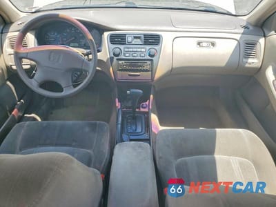 Zdjęcie 8 z 12 samochodu: 2000 HONDA ACCORD SE VIN:1HGCG5673YA052272 - miniatura