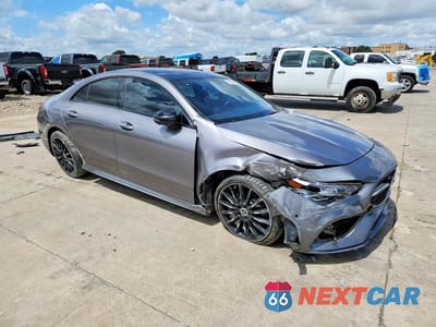 Czwarte zdjęcie samochodu z boku: 2022 MERCEDES-BENZ CLA 250 4MATIC VIN:W1K5J4HB6NN322738 - miniatura