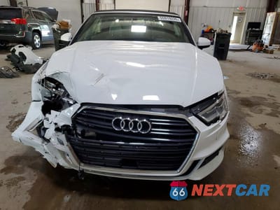 Piąte zdjęcie samochodu w środku: 2018 AUDI A3 PREMIUM PLUS VIN:WAUY8LFF5J1029625 - miniatura