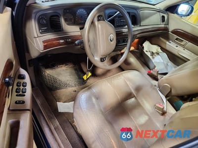 Zdjęcie 8 z 12 samochodu: 2004 MERCURY GRAND MARQUIS GS VIN:2MEFM74W04X605101 - miniatura
