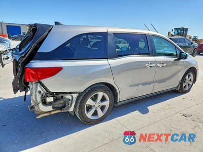 Trzecie zdjęcie samochodu z tyłu: 2020 HONDA ODYSSEY EXL VIN:5FNRL6H70LB059865 - miniatura