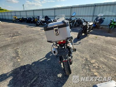 Czwarte zdjęcie samochodu z boku: 2022 MOTO GUZZI V85 TT GUARDIA D'ONORE VIN:ZGUKYUE03NM000007 - miniatura