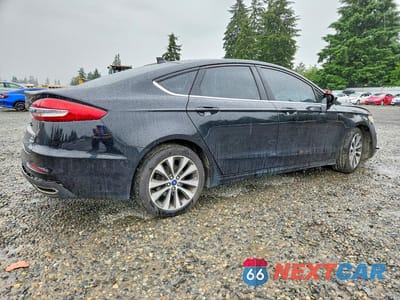 Trzecie zdjęcie samochodu z tyłu: 2019 FORD FUSION SE VIN:3FA6P0T98KR236582 - miniatura