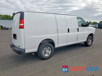 Trzecie zdjęcie samochodu z tyłu: 2025 CHEVROLET EXPRESS G2500 VIN:1GCWGAFP7S1115644 - miniatura