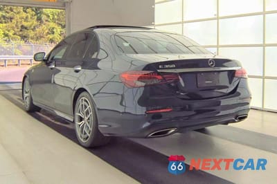 Trzecie zdjęcie samochodu z tyłu: 2022 MERCEDES-BENZ E 350 VIN:W1KZF8DB5NB084530 - miniatura