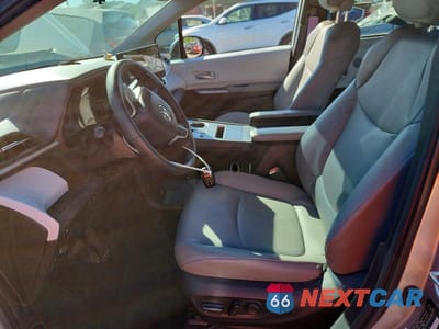 Zdjęcie 7 z 14 samochodu: 2025 TOYOTA SIENNA XLE 7-PASSENGER VIN:5TDYSKFC3SS163770 - miniatura