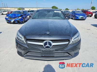 Piąte zdjęcie samochodu w środku: 2019 MERCEDES-BENZ C 300 VIN:WDDWJ8DB5KF843151 - miniatura